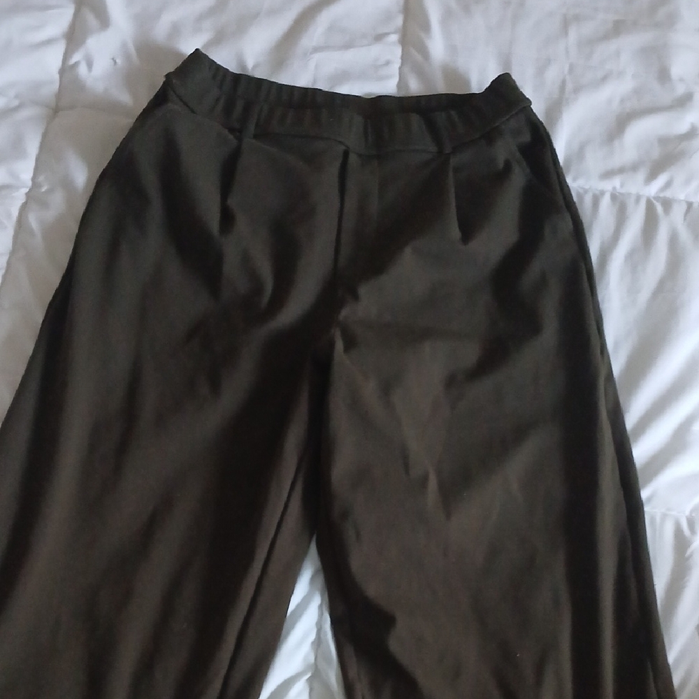 Halara Womens Small Petite Pant. Olive Green. Wide Leg Qork Pant. So Cute!!